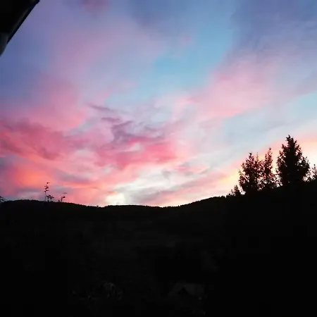 Hills Hut Ferienhaus